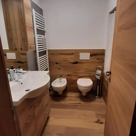 Dolomiti Alte Vie Con Parcheggio Privato E Garage Moto Apartament